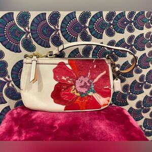 Vintage coach Demi poppy